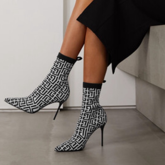 Balmain
Skye monogram knit ankle boots - Picture 3 of 15